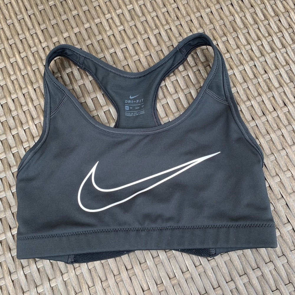 NWOT Nike sports bra